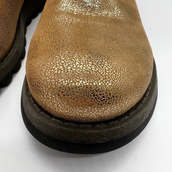 FLY LONDON WOMEN’S CHELSEAEA PULL ON LEATHER GOLD BOOTIE SIZE 39 - Picture 15 of 16